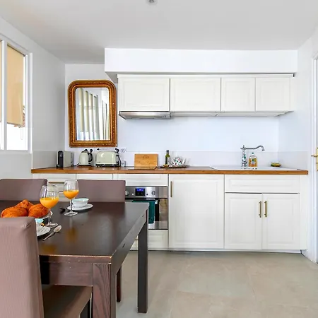 Center - 1st Palais Royal/louvre Museum Apartment