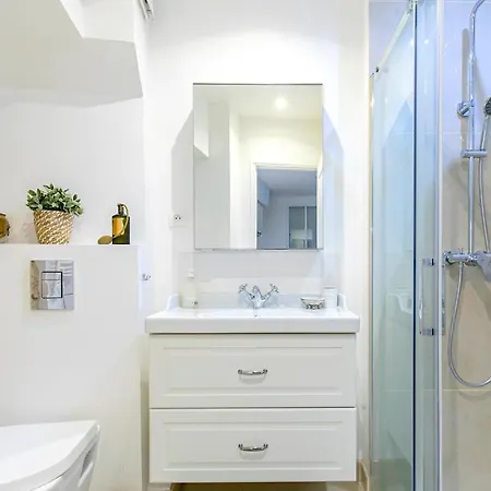 Center - 1st Palais Royal/louvre Museum Apartment Paris