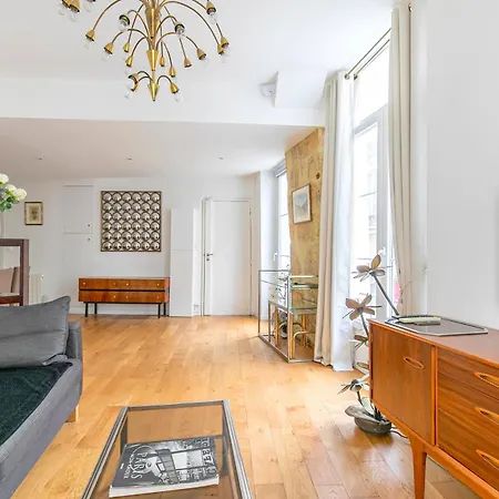 Center - 1st Palais Royal/louvre Museum Apartment