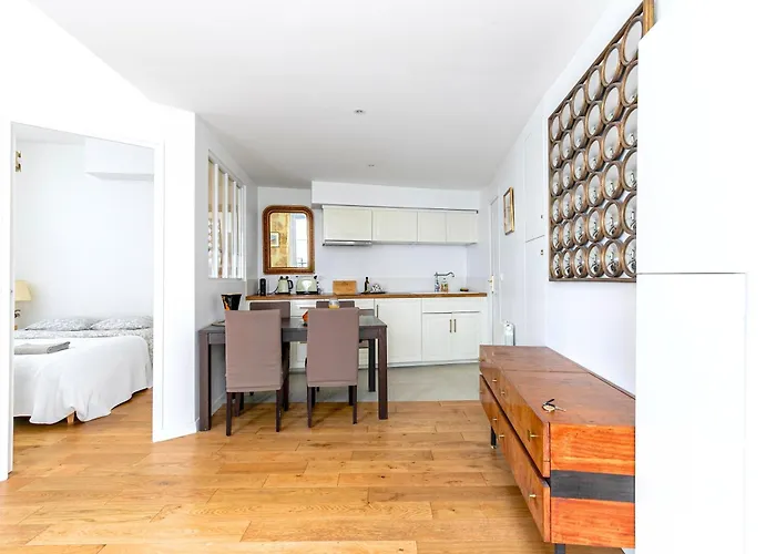 Center - 1st Palais Royal/louvre Museum *